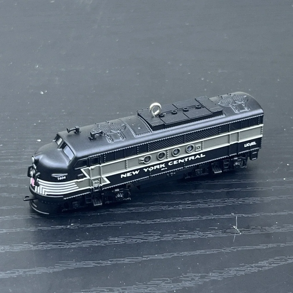 Hallmark Keepsake 2008 Lionel New York Central Locomotive #13 Die-Cast Ornament